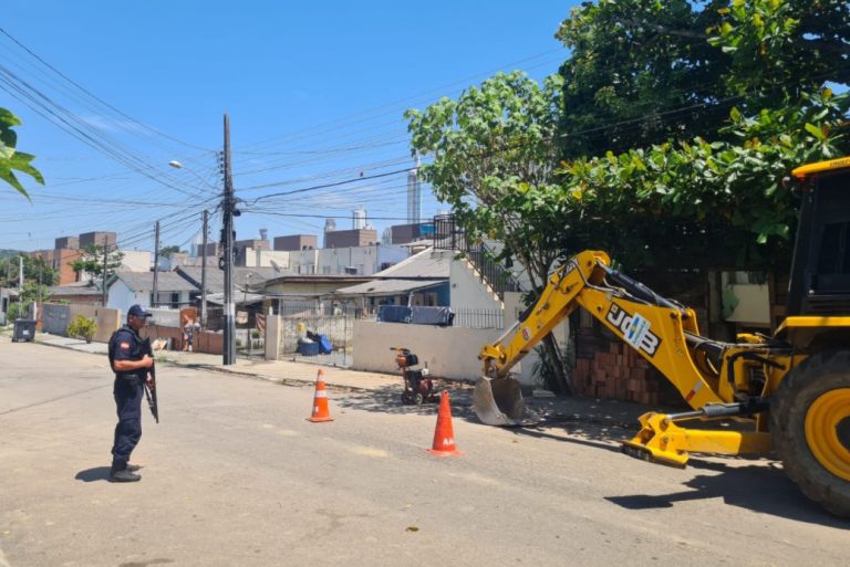 Emasa identifica e lacra furto de água no Bairro da Barra