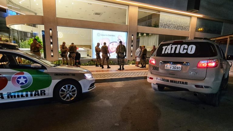 Menores são presos após assaltos no centro de Balneário Camboriú