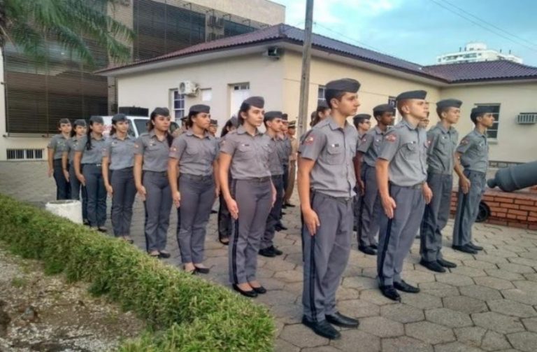 Comunidade escolar aprova Escola Cívico-Militar no CEM Antônio Lúcio