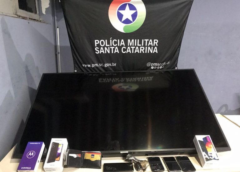 Assalto a mão armada termina com um morto e dois presos em Camboriú