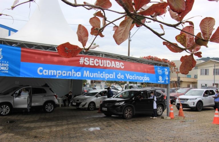 Drive-thru de vacinação será desativado a partir de segunda-feira