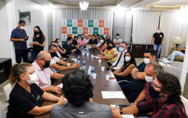 Sem acordo, greve de servidores em Camboriú continua