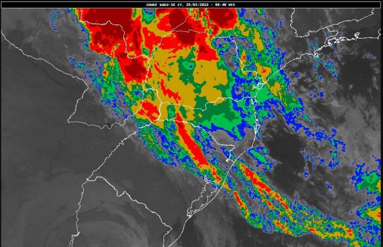 Sexta-feira com chances de temporais em SC. Fim de semana com sol