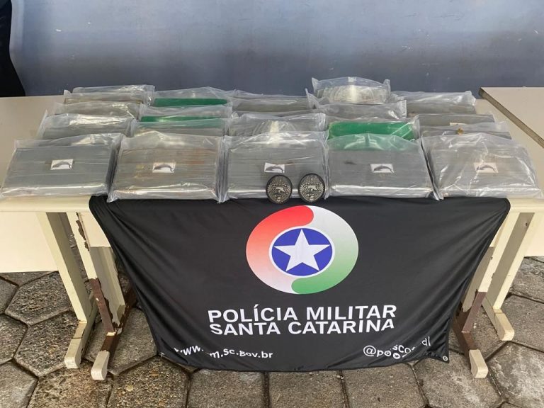 PM apreende 30kg de pasta base de cocaína nos Caetés, em Camboriú