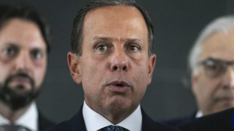 Dória desiste de candidatura a presidência pelo PSDB