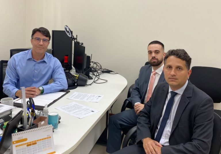 Vereador encaminha ao Ministério Público relatório sobre a falta de professores em Camboriú