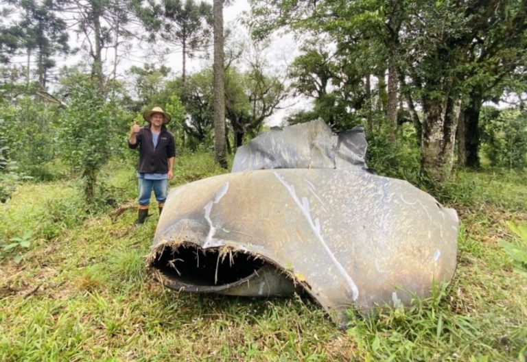 VÍDEO: Lixo espacial é encontrado por agricultor na divisa com Santa Catarina