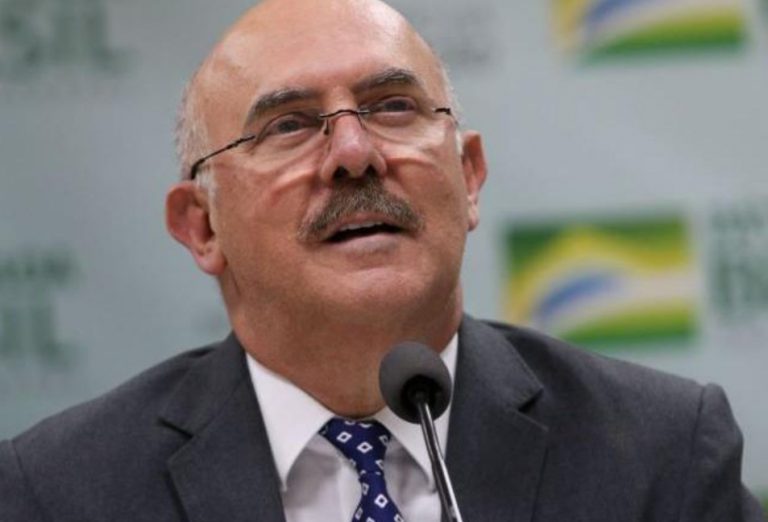 Após denúncias, Milton Ribeiro deixa o Ministério da Educação