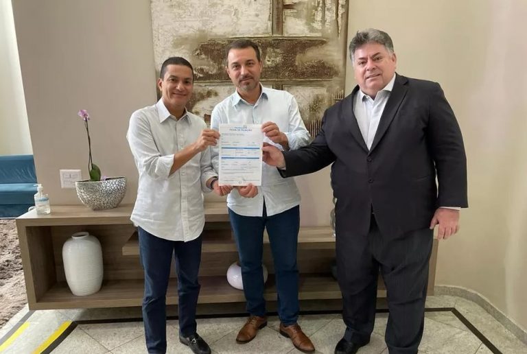 Transferência de recém nascido é negada para o Governador usar avião em compromisso político