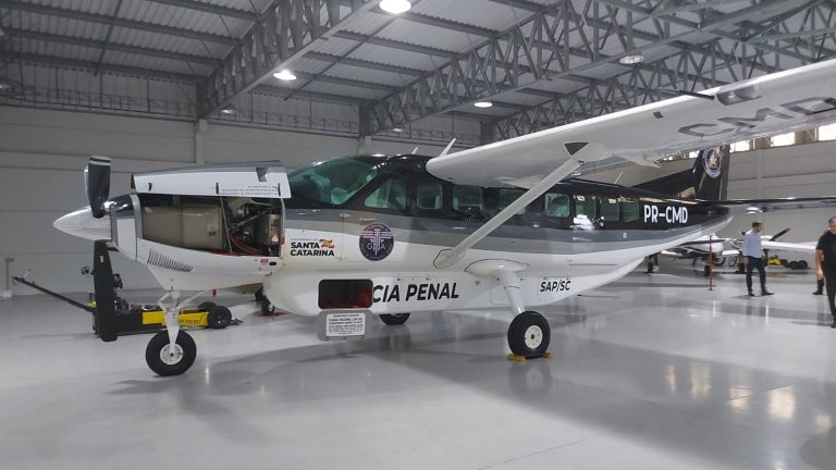 Governo de SC aluga mais um avião por quase R$4,5 milhões