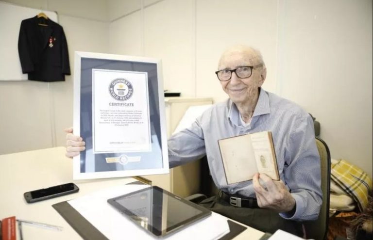 Funcionário mais antigo do mundo completa 100 anos em Brusque