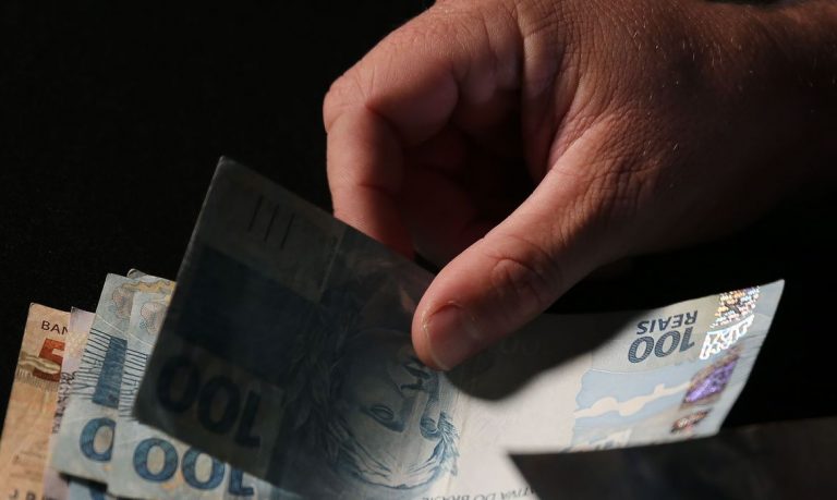 Quase 248 mil trabalhadores ainda não retiraram abono salarial