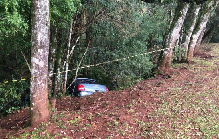 Bebê fica quase 24 horas ao lado da mãe morta após acidente