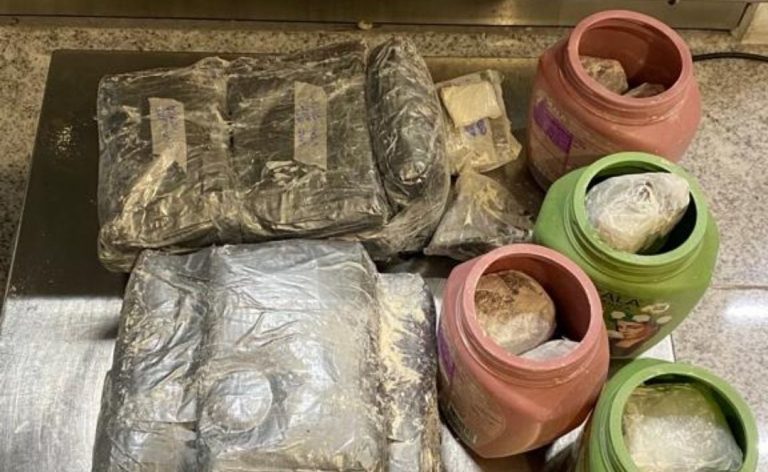 Mulher é presa com mais de 7kg de maconha no aeroporto de Florianópolis