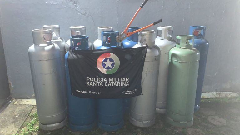 11 botijões P45 são apreendidos com ladrões. PM procura vítimas dos furtos
