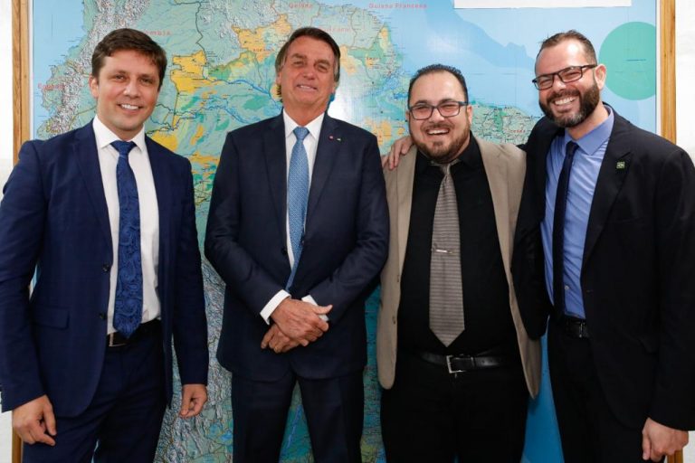 Bolsonaro confirma vinda para Balneário Camboriú em julho