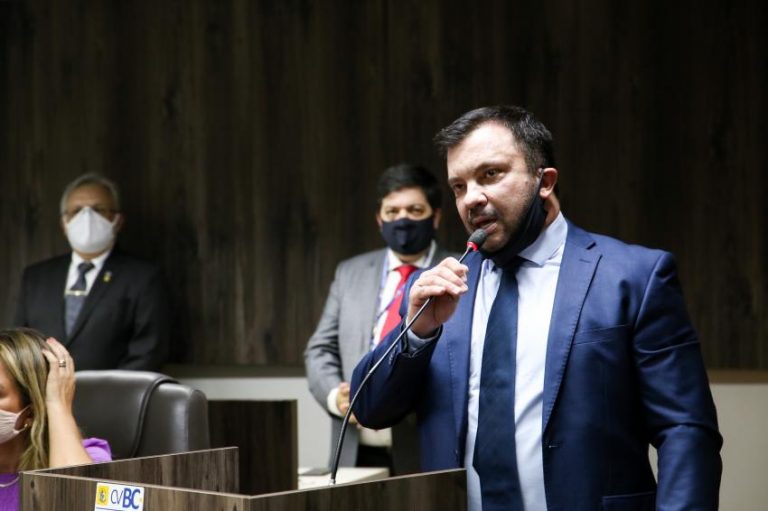 Juiz Adilor Danieli é eleito para o cargo de juiz substituto do TRE-SC