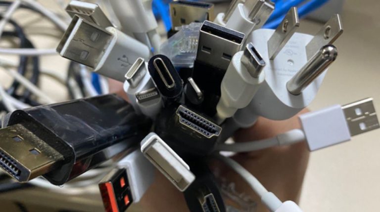 Anatel faz consulta pública para padronizar carregadores de celular