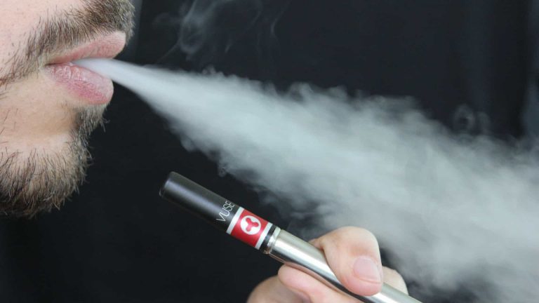 Receita Federal deflagra operação contra cigarros eletrônicos
