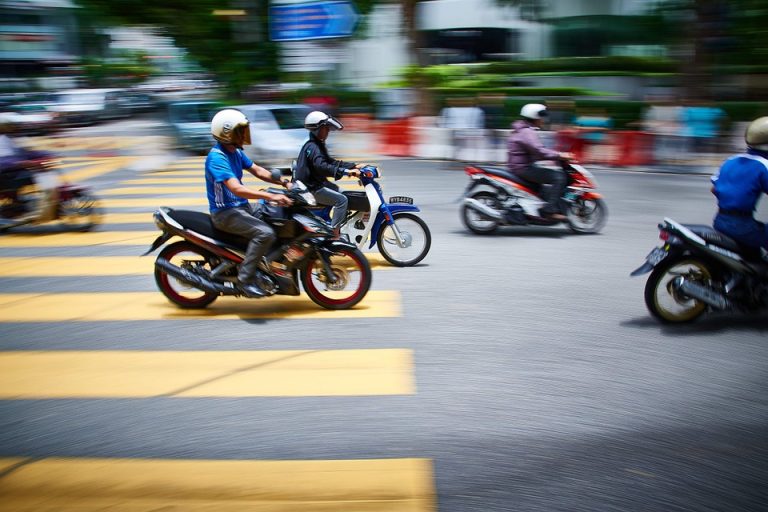Resolução isenta IPVA de motos até 170cc. Adesão de Estados é opcional