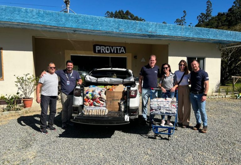 Big Wheel entrega 1 tonelada e alimentos arrecadados em promoção