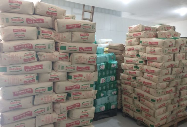 Homem é preso com de 10 toneladas de farinha de trigo roubadas em Itajaí