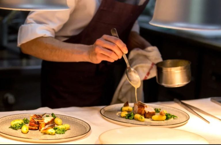 Bares e restaurantes têm o melhor desempenho do ano em julho