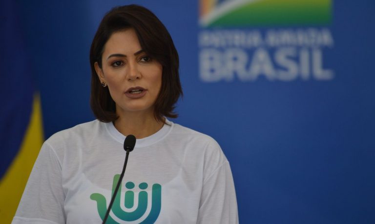 Ministra do TSE restringe propaganda eleitoral com Michele Bolsonaro