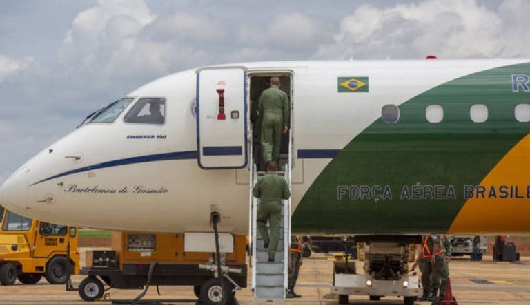 Polícia Federal aponta associação criminosa de militares para tráfico em aviões da FAB