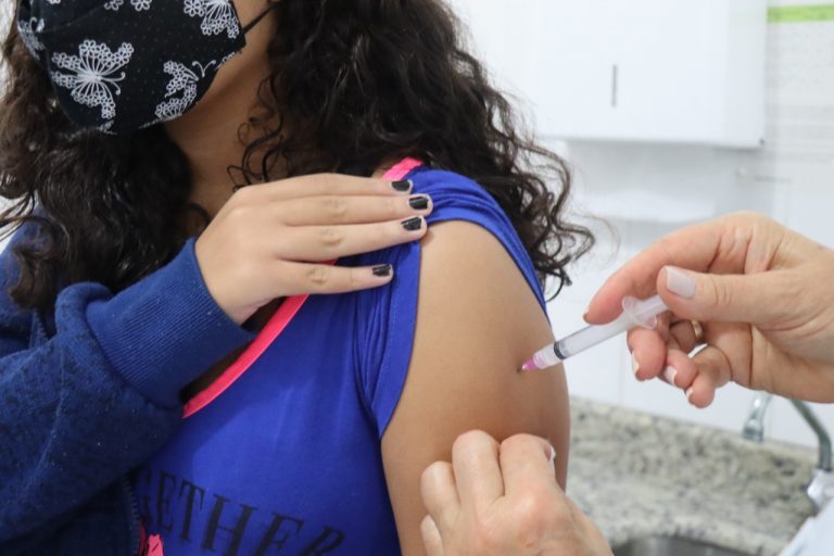 Saúde amplia faixa etária de duas vacinas em Balneário Camboriú