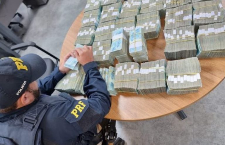 Homem é preso pela PRF com mais de R$2,5 milhões em espécie