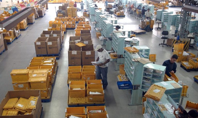 Leilão dos Correios oferta 50 mil itens “esquecidos”