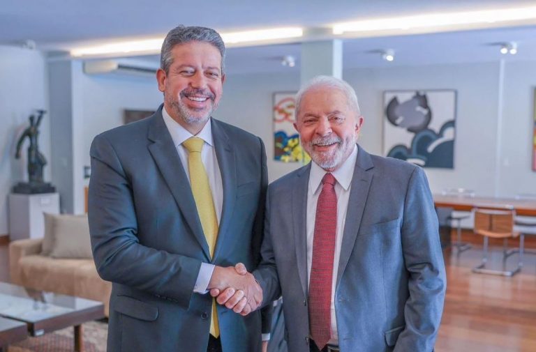 Após reunião com Lira, Lula libera R$10 bilhões em emendas para Câmara e Senado