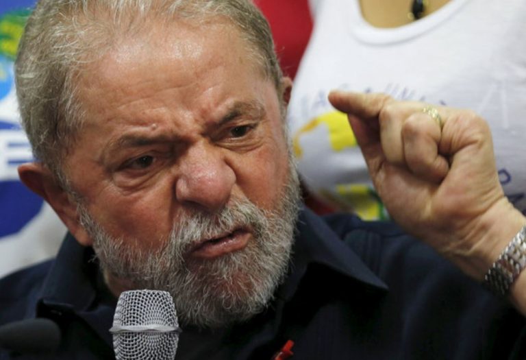 Atos do governo Lula para combater fake news abrem brecha para punir opinião