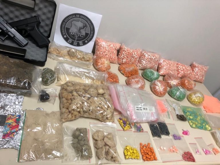 Polícia Civil apreende grande quantidade de drogas e prende dois em Balneário Camboriú