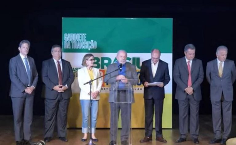 Lula anuncia 5 ministros de seu terceiro mandato
