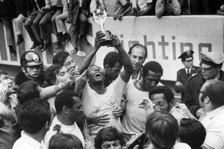 Rei do Futebol, Pelé morre aos 82 anos em São Paulo