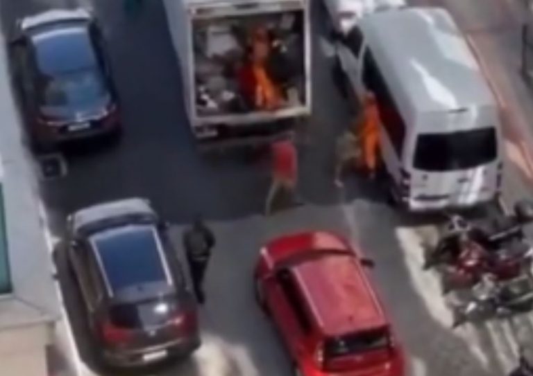 Gari leva “bolsadas” e mordida de mulher em rua em Itapema