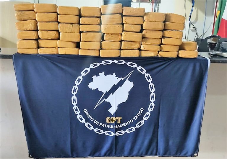Homem é preso com quase 50kg de maconha com destino a Balneário Camboriú