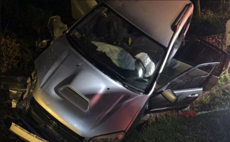 Argentino tomba carro no Mariscal, em Bombinhas