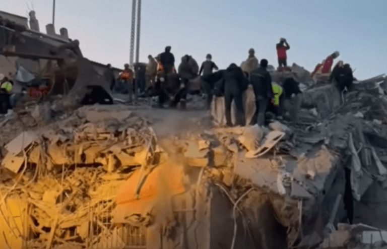 Número de mortos pelo terremoto na Turquia e na Síria passa de 20 mil