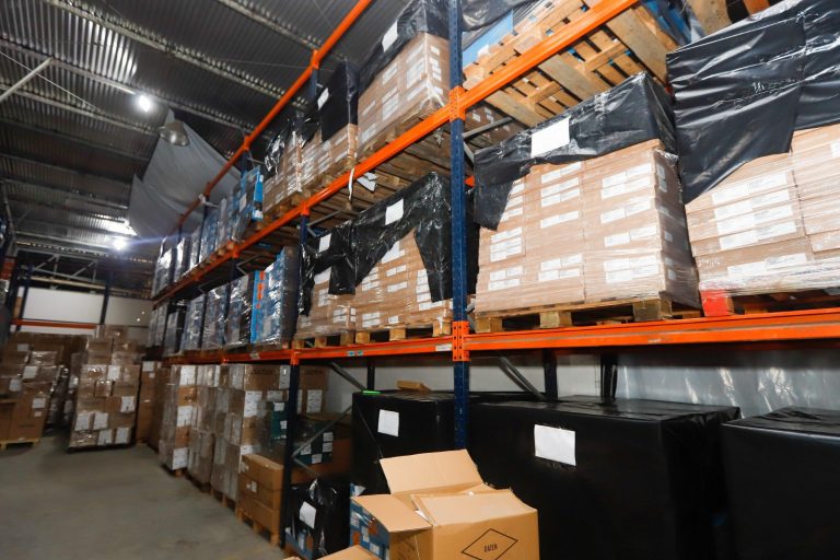 Governo de SC encontra R$ 49 milhões em equipamentos para escolas parados