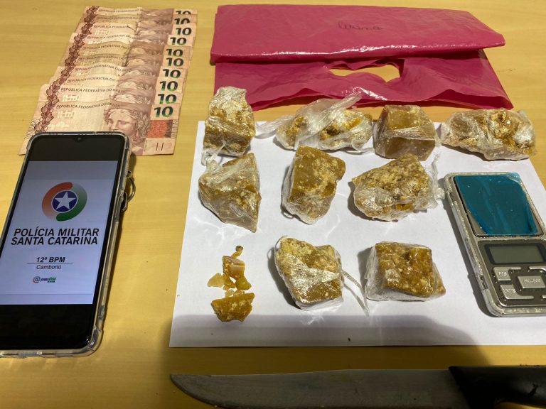 PM prende mulher por tráfico com quase 500mg de crack