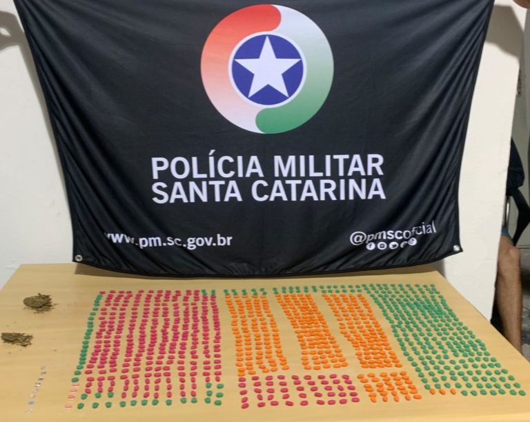 Homem é preso com mais de 1000 comprimidos de ecstasy