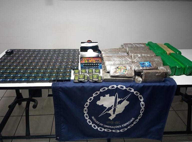 Casal é preso pela PRF com maconha e essência de maconha para cigarro eletrônico