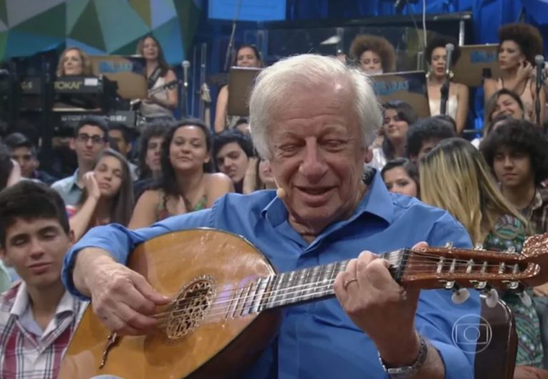 Humorista e compositor Juca Chaves morre aos 84 anos