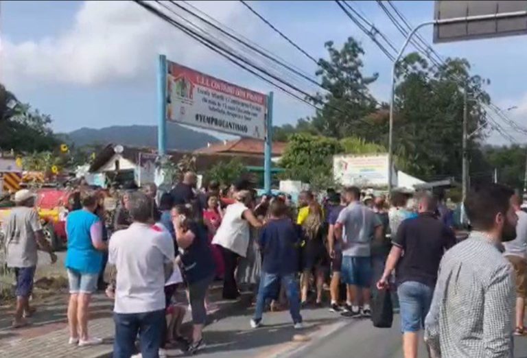URGENTE – Homem entra em creche e ataca crianças em Blumenau. Há mortos no local
