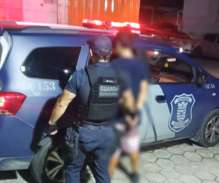 Malaco rouba corrente de ouro do pescoço da vítima e é preso pela GM