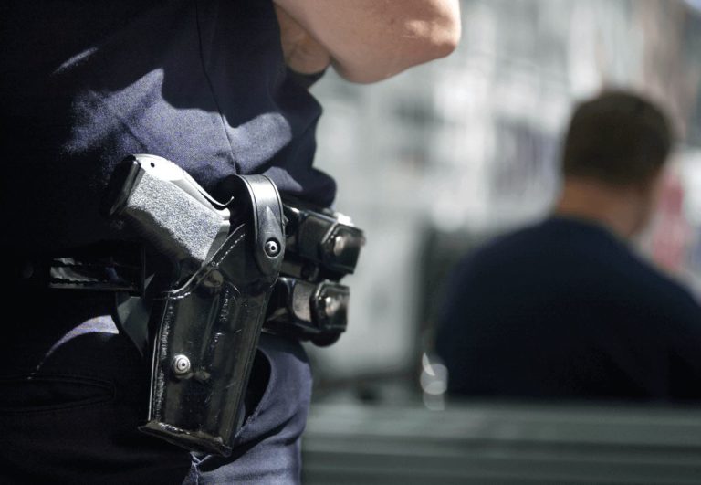 Vigilância armada inicia unidades escolares nesta quarta (26)