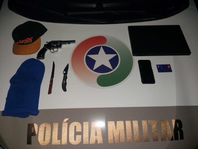 Quatro são presos no momento em que realizavam um assalto em BC